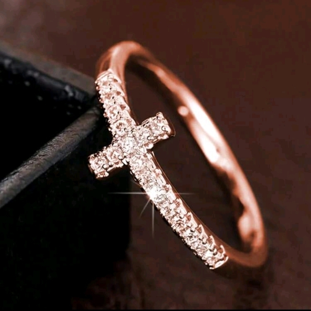 Elegant Women's Cross Design Ring, Silver-Tone Plated With Sparkling Cubic Zirco